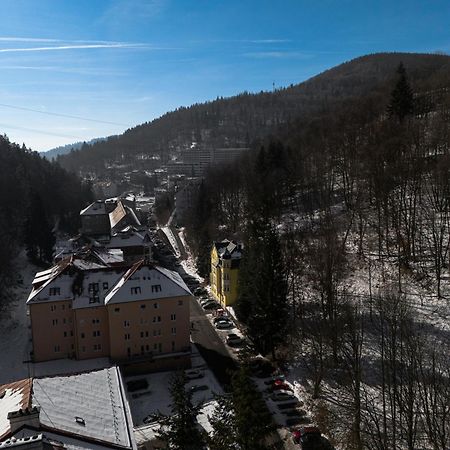 Hotel Vera Яхимов Экстерьер фото