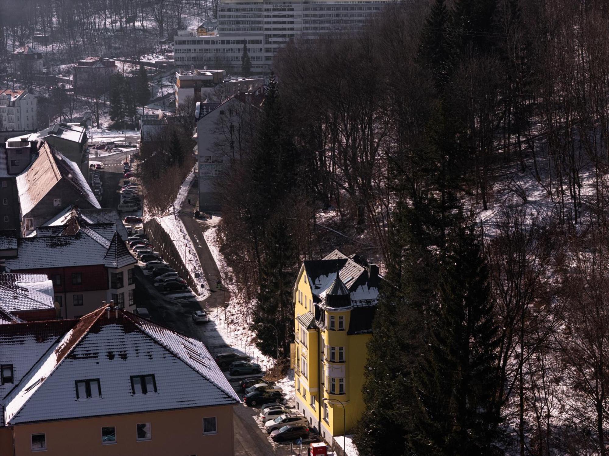 Hotel Vera Яхимов Экстерьер фото